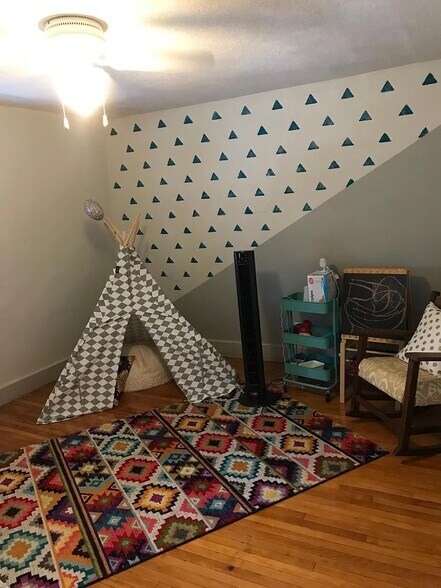 Building Photo - 15 Chestnut St