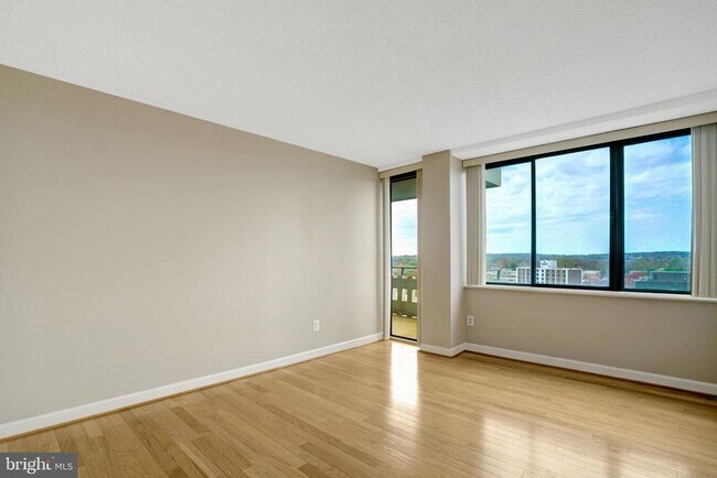 Building Photo - 6301 Stevenson Ave