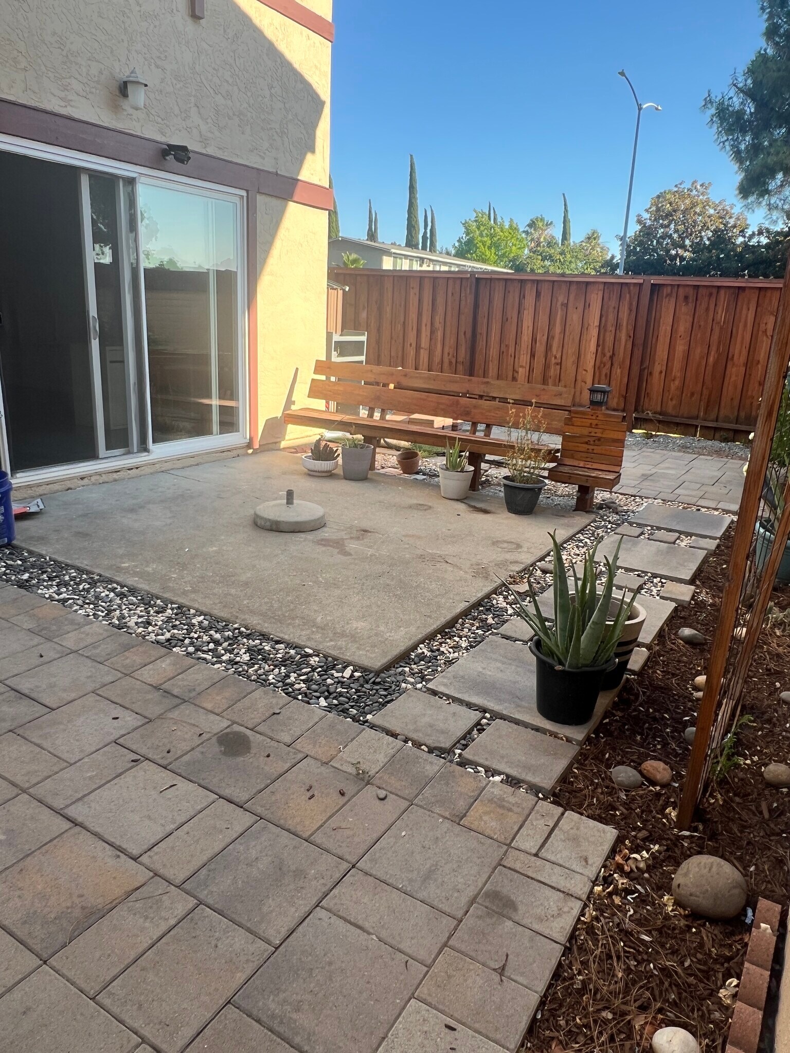 spacious patio - 1520 Parkwood Pl