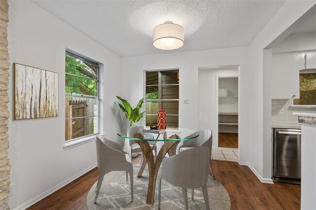 Building Photo - 2616 Audubon Pl