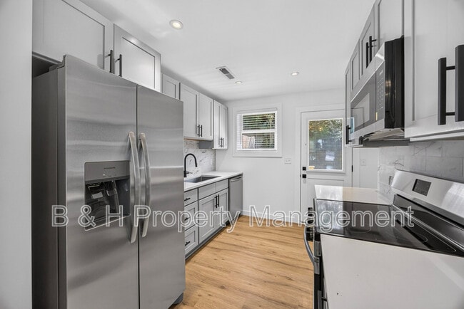 Building Photo - 206 Boatman St
