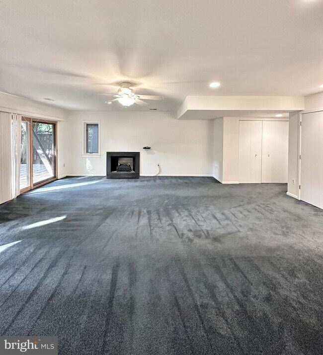 Building Photo - 2021 Lakebreeze Way