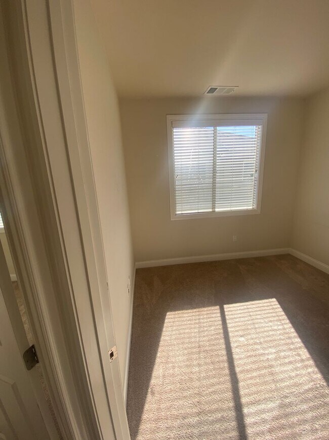 Building Photo - $4,290 / 4 BR -2170 SF - STUNNING SAN JOSE HOME IN BERRYESSA A MUST SEE!