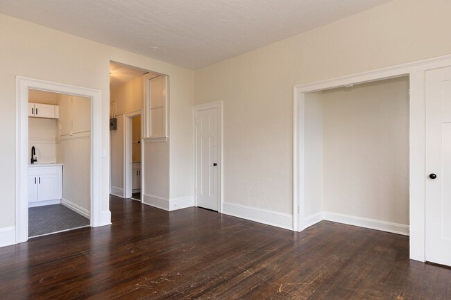 Interior Photo - Buena Vista