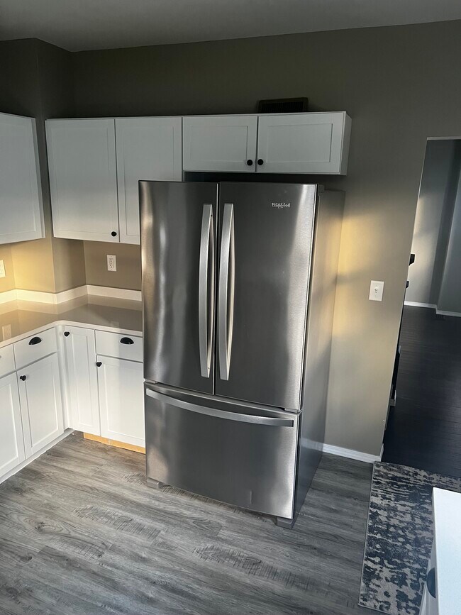 Building Photo - 313 Victoria Ave