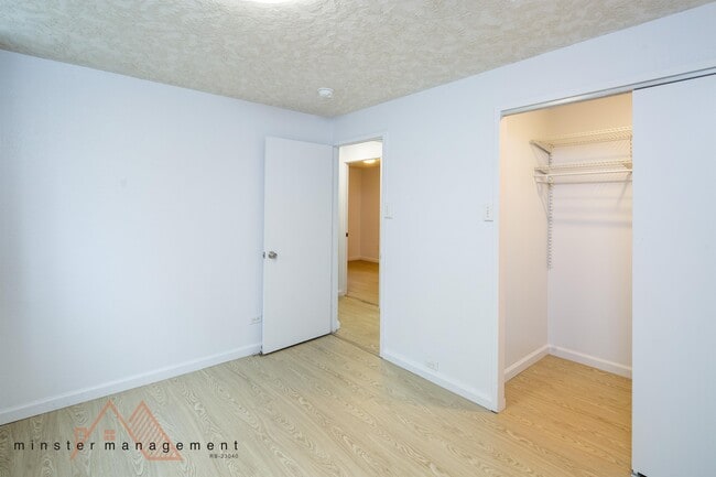 Building Photo - 2569 Peter St