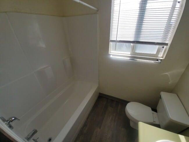 Building Photo - 431 S 16th St