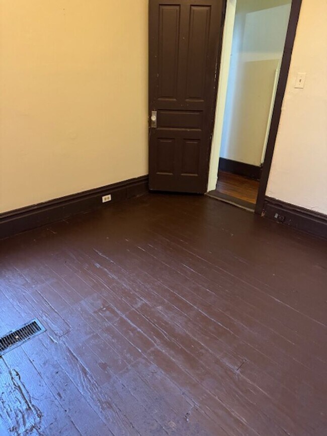 Building Photo - 1158 Mulberry St