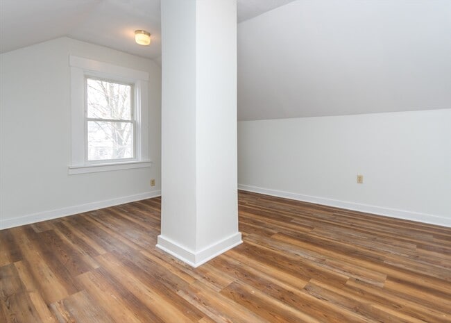 Building Photo - 10 Foundry Ave