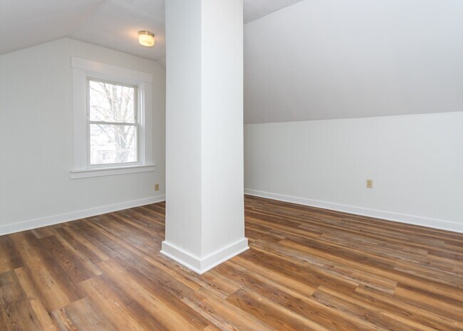 Building Photo - 12 Foundry Ave