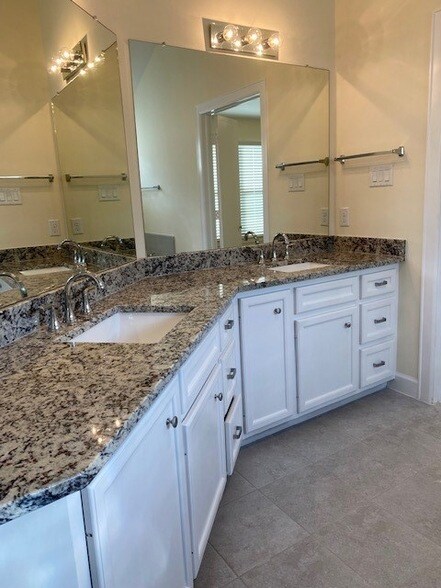 Building Photo - 11604 Main Cypress Dr