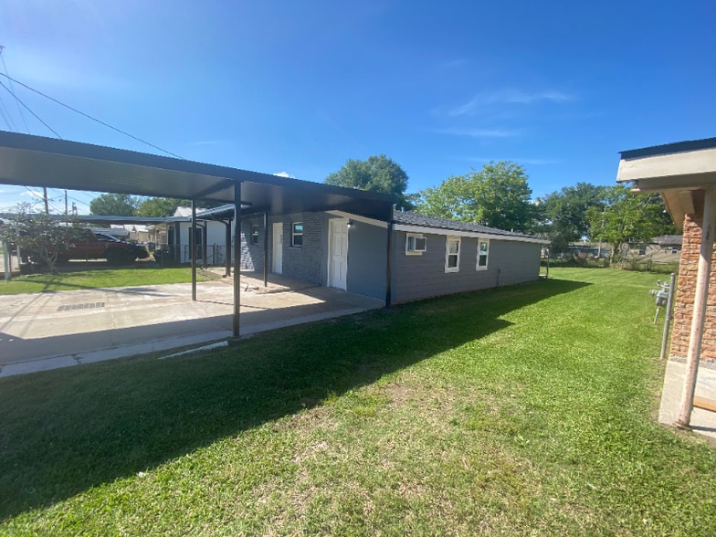 Building Photo - 414 Fieldcrest Dr