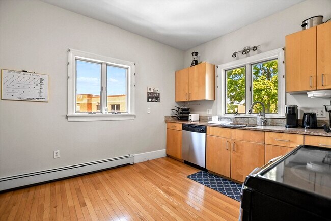 Building Photo - 87 Broad St