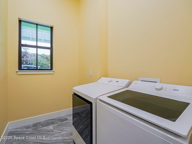 Building Photo - 12906 83rd Ave