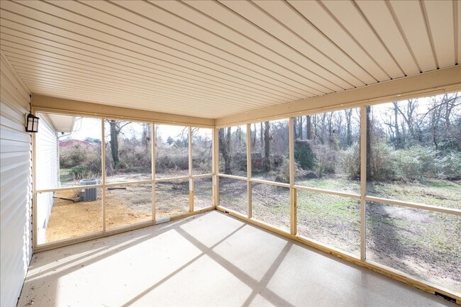 Building Photo - Charming, recently renovated 3-bed, 2.5 bath Ranch for rent in Milford, $2,200/month. Available e...