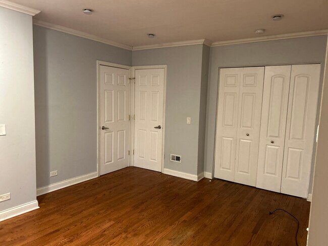 Building Photo - 5500 Hillcrest Ln