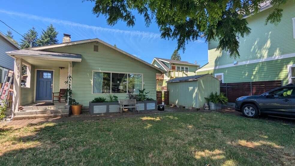 Building Photo - 7417 SE 50th Ave