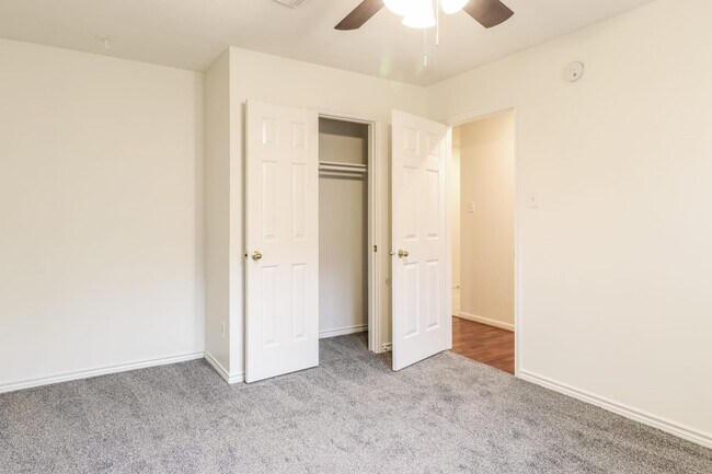 Building Photo - 16127 Kelley Green Ct