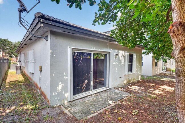 Building Photo - 236 SE 32nd Ave