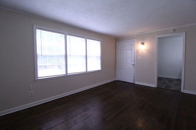 Building Photo - Updated 1 Bedroom 1 Bath Duplex in Olathe ...