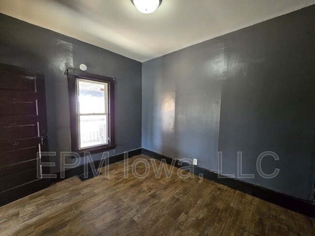 Building Photo - 206 Clay St