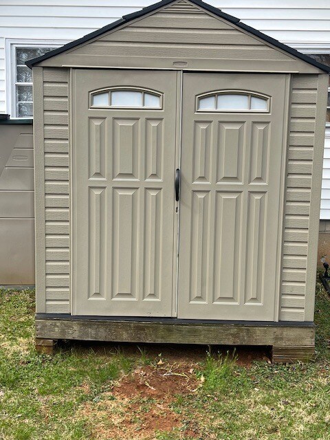 Building Photo - 85 Wilson St