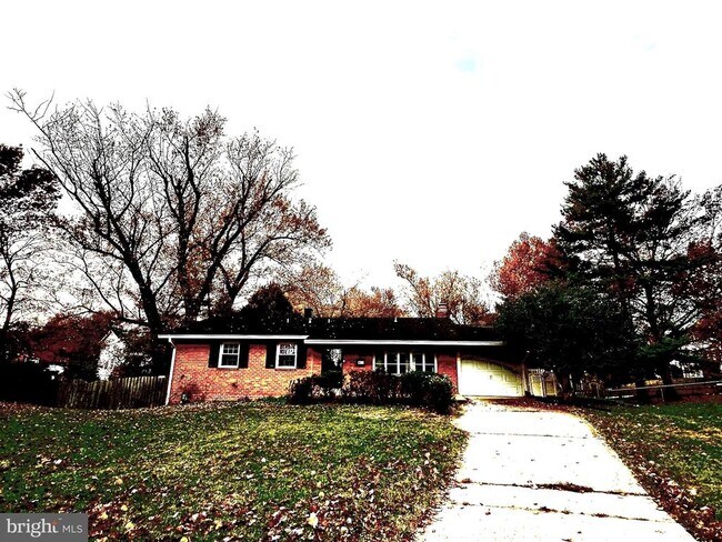 Primary Photo - 5 Charen Ct