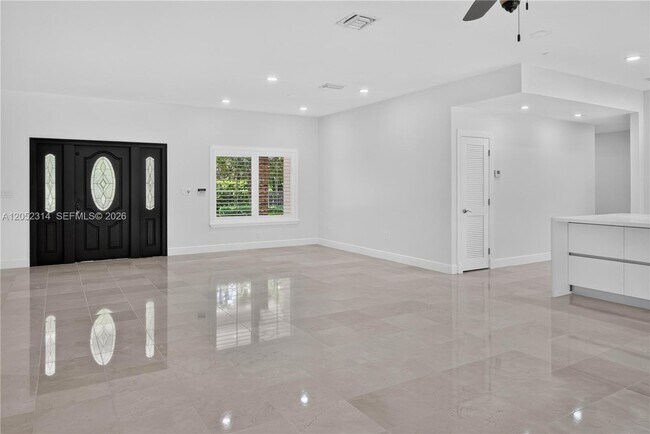 Building Photo - 10425 SW 62nd St