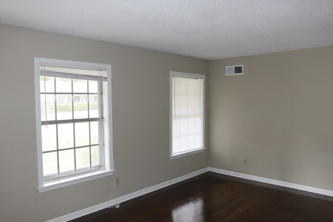 Building Photo - 3017 Domar St