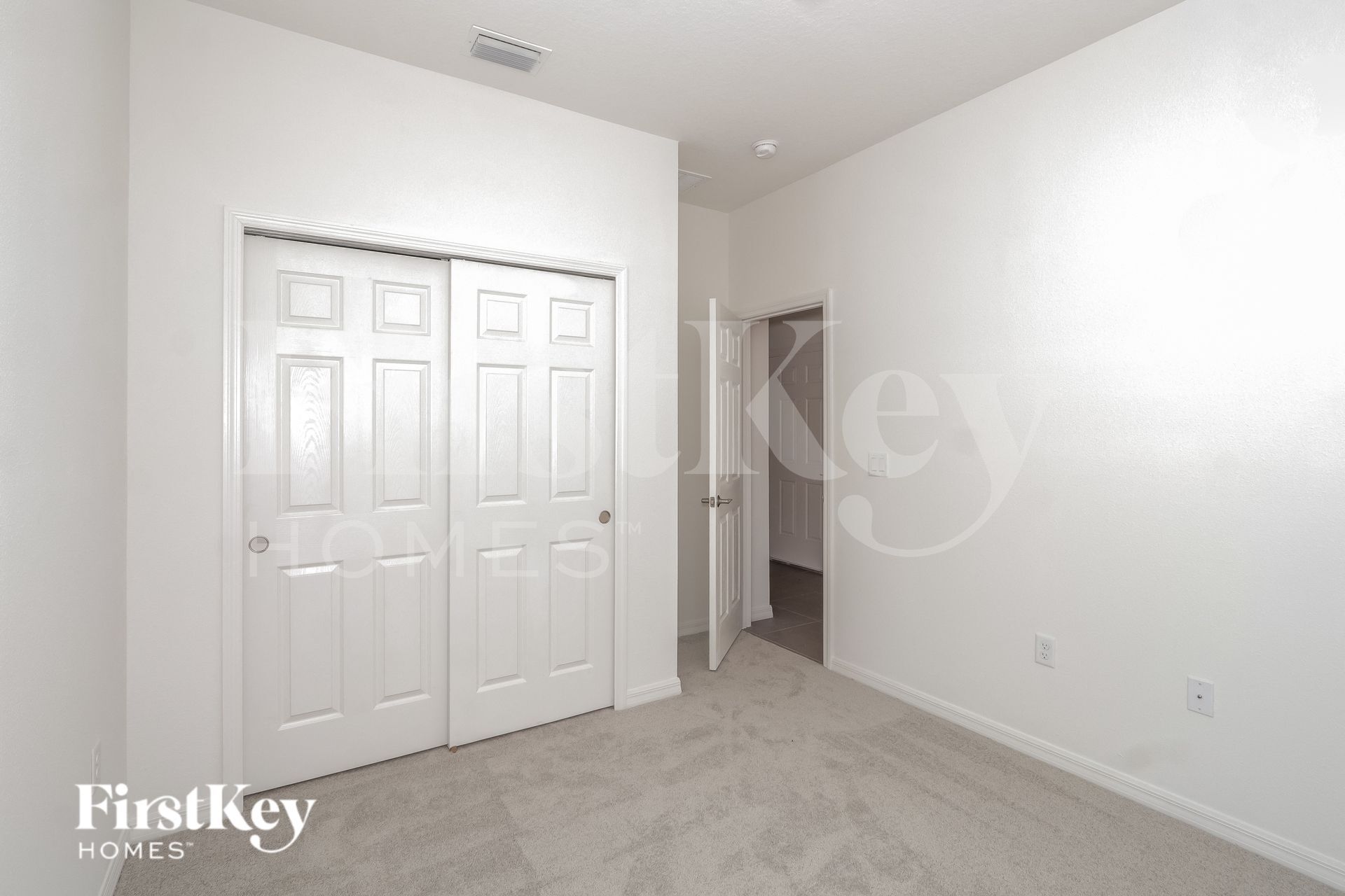 Building Photo - 303 Corbel Ln