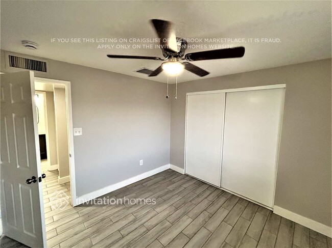 Building Photo - 4309 N 72nd Ln