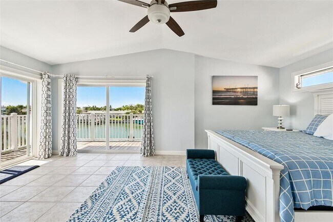 Building Photo - 2822 W Vina Del Mar Blvd