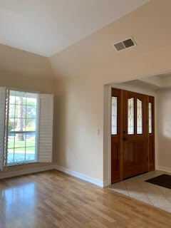 Building Photo - 6015 Oak Hill Dr