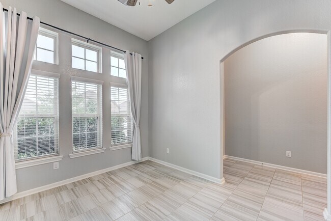 Building Photo - 255 Dale Ridge Ln