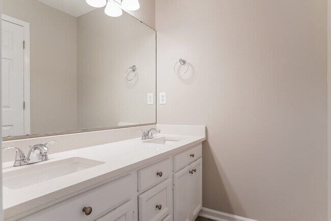 Building Photo - 353 Amherst Creek Dr
