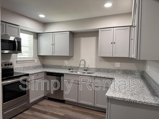 Building Photo - 11015 I-30 Frontage Rd