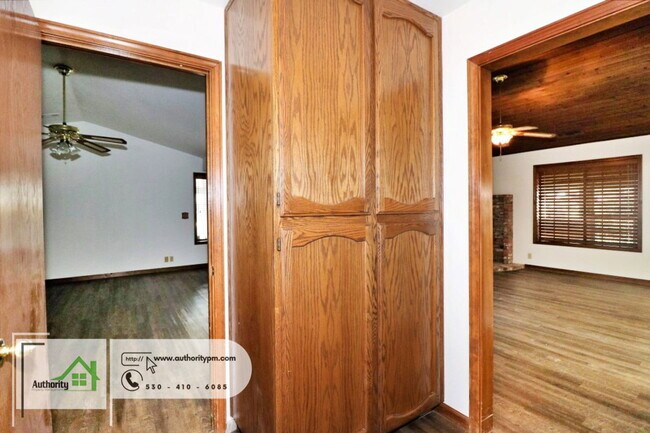 Building Photo - 15714 Middletown Park Dr