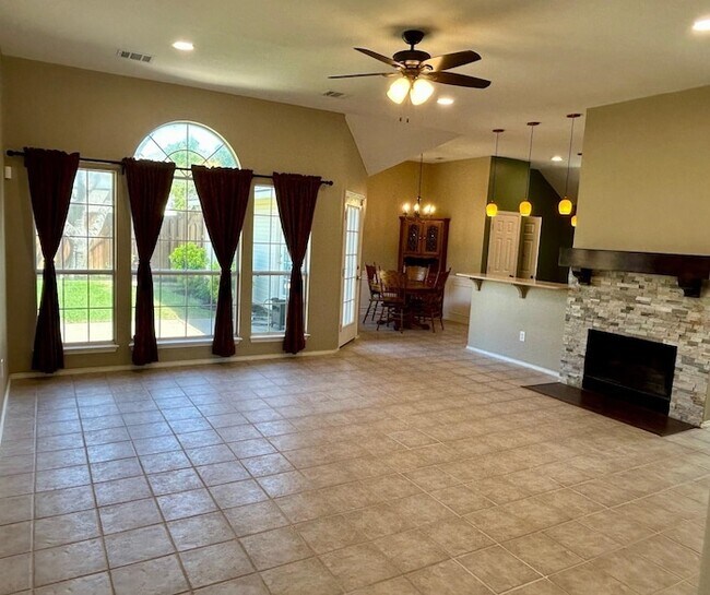 Building Photo - 7928 Hazeltine Dr