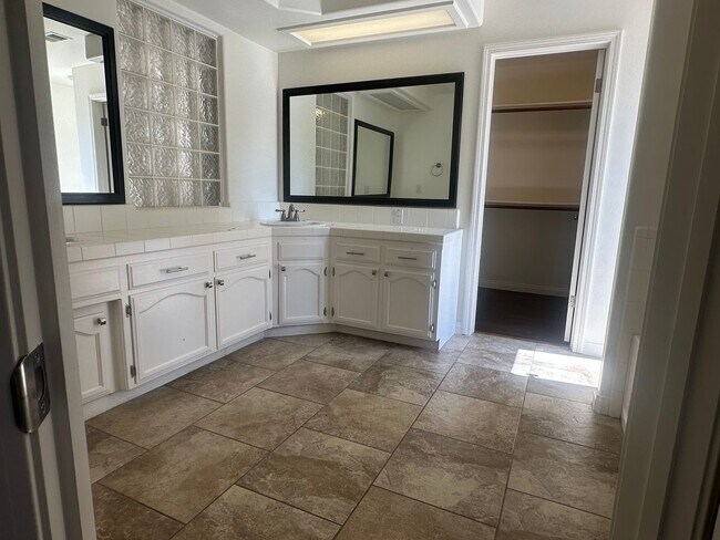 Building Photo - READY NOW! Corner home with a private SPAR...