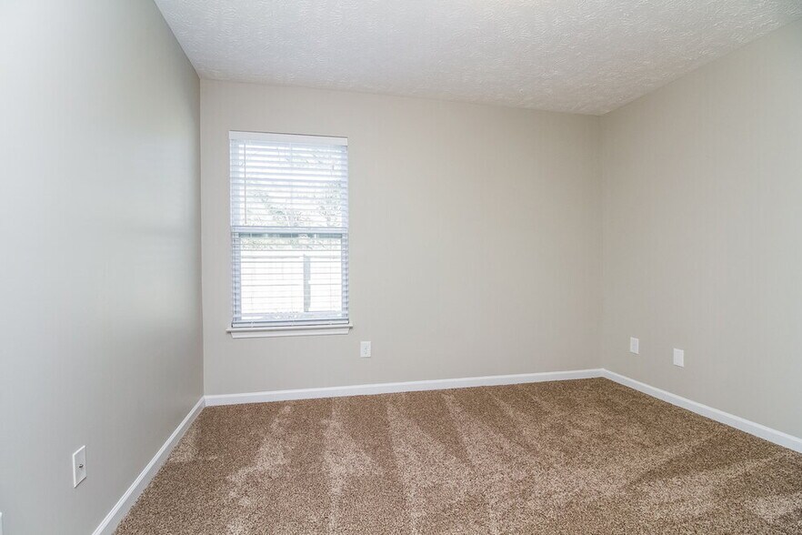 Building Photo - 327 Sarava Ln