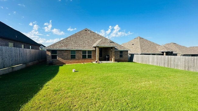 Building Photo - 9325 SW 44th Terrace