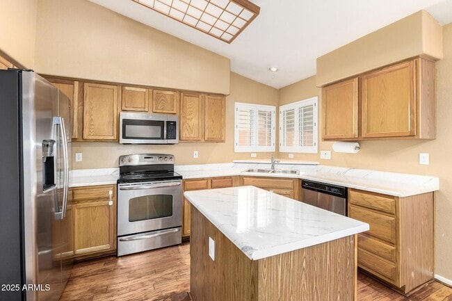 Building Photo - 15221 N 87th Dr