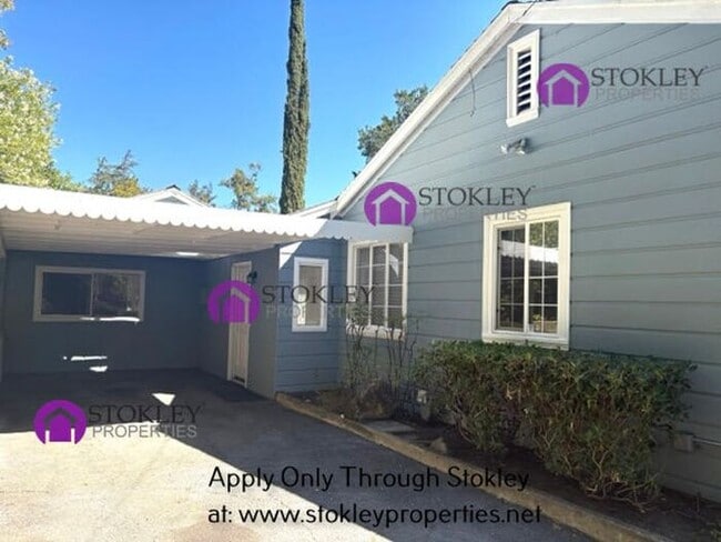 Building Photo - 2234 Oakvale Rd