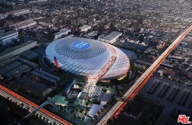 Building Photo - 713 Daniel Freeman Cir