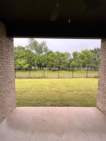 Building Photo - 2024 Brentwood Dr