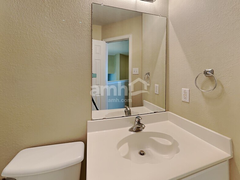 Building Photo - 5401 Pecan Creek Cir