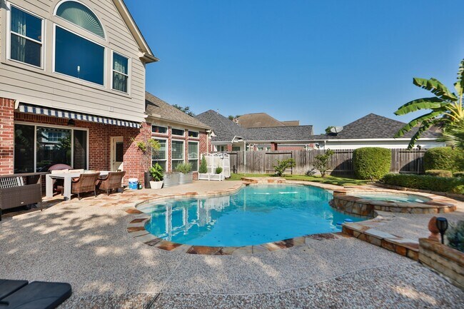 Building Photo - 8410 Brighton Lake Ln