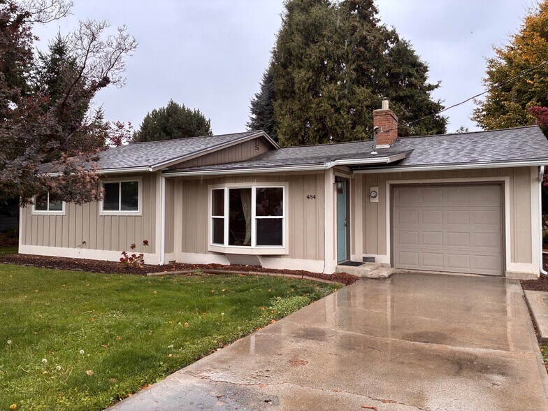 Building Photo - 484 N Kentucky Ave