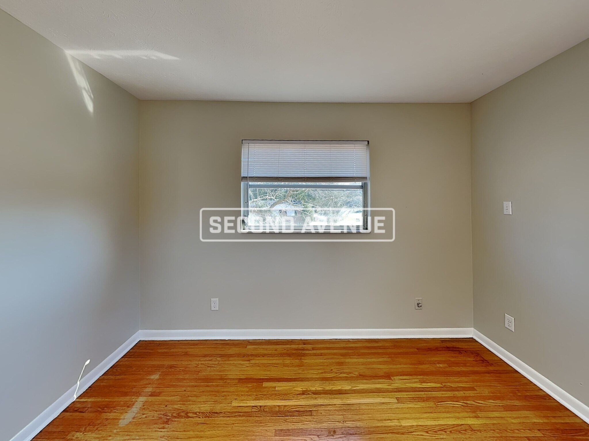 Building Photo - 5943 Jaguar Dr W