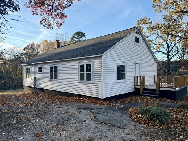 Building Photo - 310 Highland St